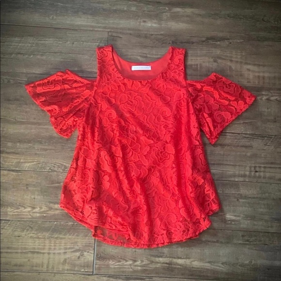 Red lace cold shoulder top - Picture 4 of 6